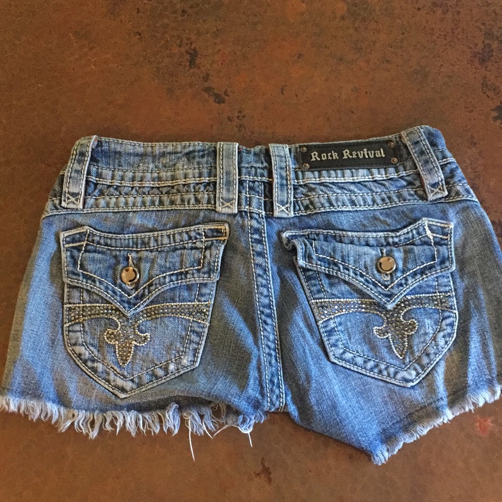 Rock revival Scarlett short